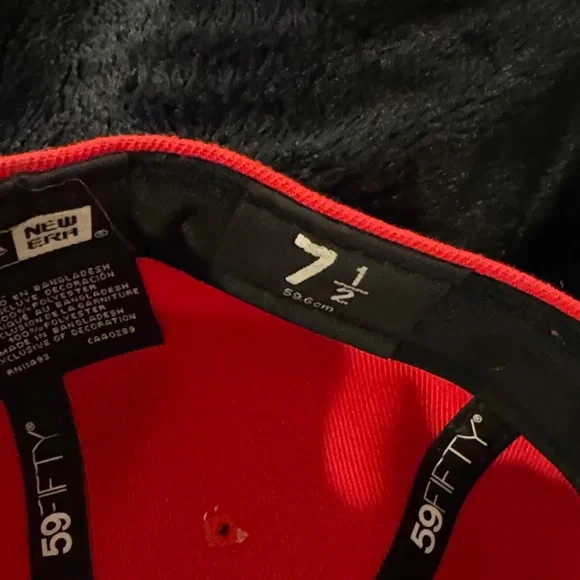 Chicago Red and Black Bulls fitted Cap size 7 1/2 - Picture 5 of 5